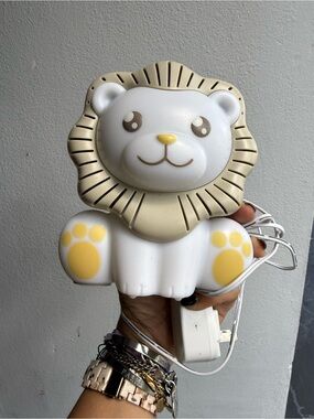 Project Nursery - Lion Sound Soother and Nightlight EUC Works